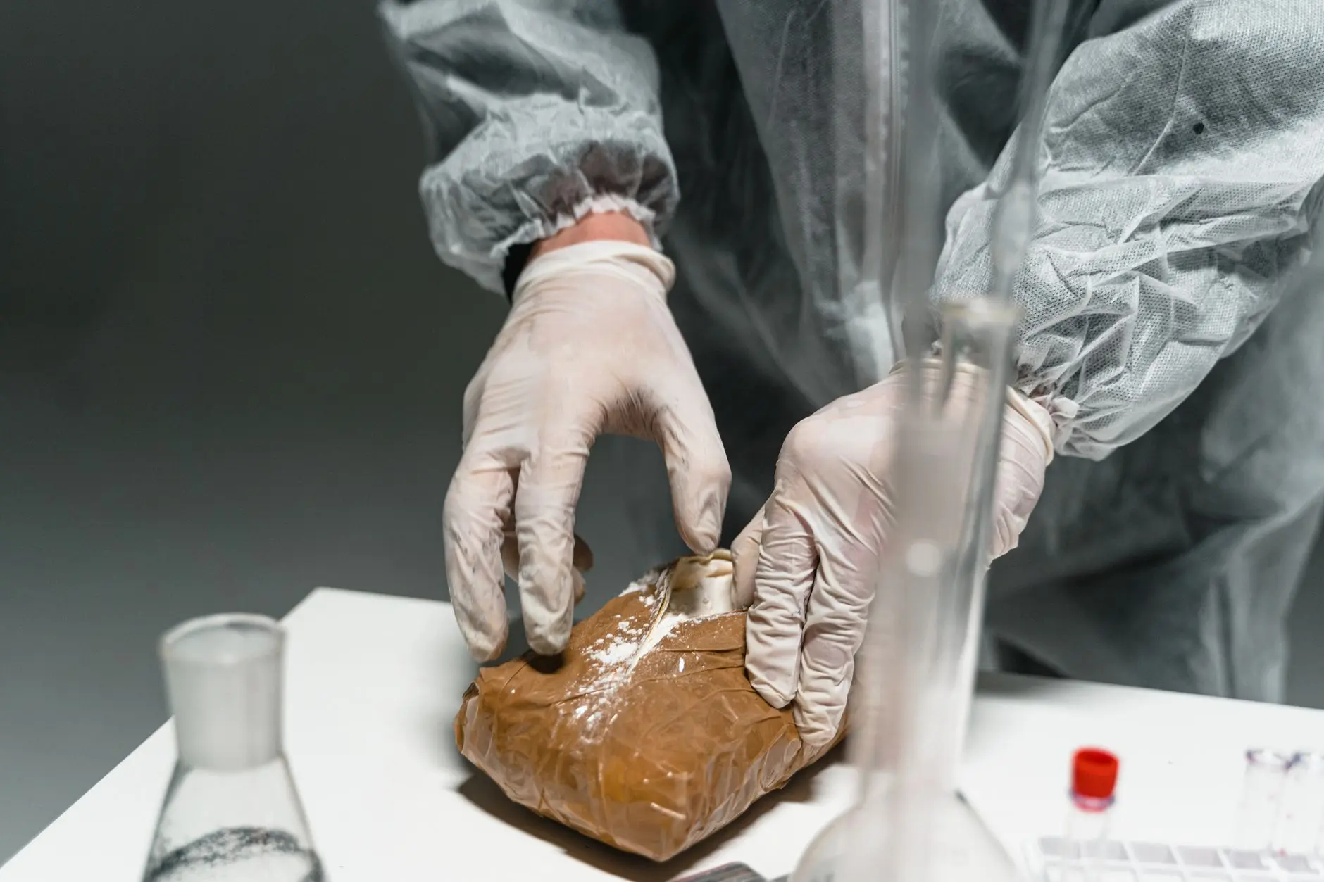 虚拟现实软件光盘在影视特效制作中的技术原理与应用解析