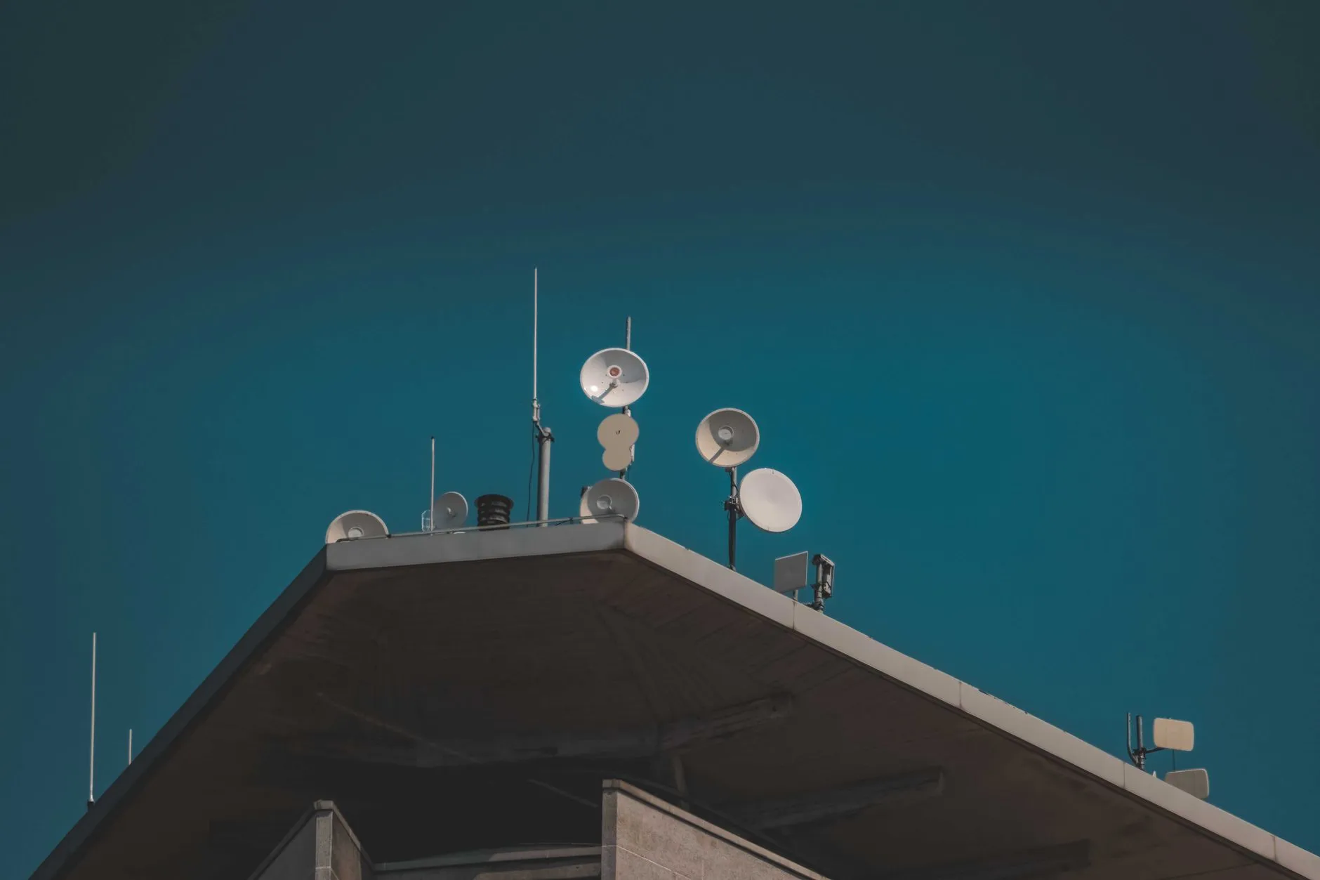 三维动画制作软件选型指南：从建模到渲染的全流程工具链解析